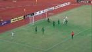 هدف صاروخي يعوض إخفاق الجزائري بن طالب أمام نيجيريا