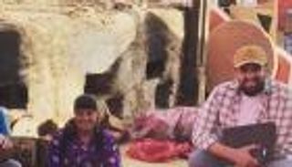 حسين الجسمي مع سيدة بالريف المصري.. «أحلى رغيف عيش»