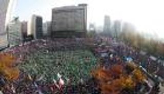 بالصور.. "مليونية بالطبول" لرحيل رئيسة كوريا الجنوبية