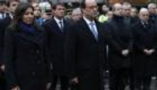 هولاند يزور 6 من مواقع هجمات باريس في ذكراها الأولى