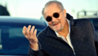 بالفيديو.. 7 مشاهد صنعت نجومية "الساحر" محمود عبد العزيز