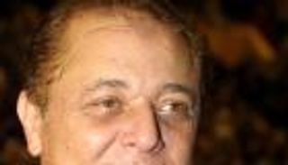 كيف نعى كريم محمود عبدالعزيز والده على "فيس بوك"؟