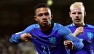 ثنائية ديباي تحفظ ماء وجه هولندا في لوكسمبورج