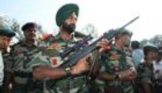 "يد بيد".. سادس تدريبات عسكرية بين الهند والصين 