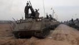 بالصور.. مدرعات أمريكية في عرض لـ"حزب الله" تثير قلق واشنطن