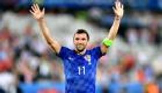 برشلونة يعود للتفكير في قائد كرواتيا "المعتزل"