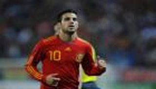 فابريجاس يرفض دعوة إسبانية لحضور مباراة إنجلترا