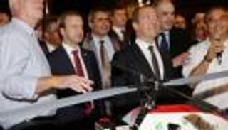 هجوم لاذع على وزير إسرائيلي أهدى مدفيديف طائرة 