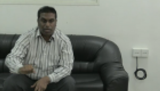 "هندي" يجوب الرياض لترويج موسوعات وكتب