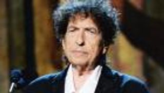 بوب ديلان قبل جائزة نوبل.. لكنه لن يتسلمها من الأكاديمية