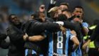 احتفال ابنة مدرب يتسبب في عقوبة فريق برازيلي