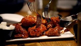 تقليل كميات الطعام ينقذك من السمنة