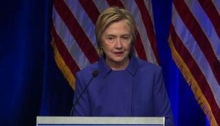 هيلاري كلينتون في أول ظهور بعد الهزيمة