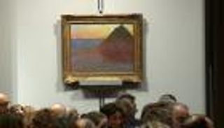 "كومة العلف" بـ81.4 مليون دولار