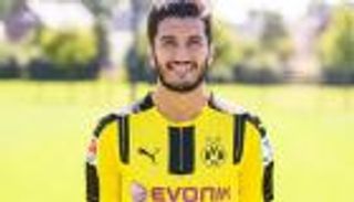 هامبورج وفيورنتينا يتصارعان على ضم نوري شاهين