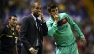 جوارديولا يدعم بيكيه لرئاسة برشلونة