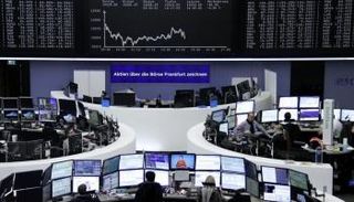 متعاملون في بورصة فرانكفورت
