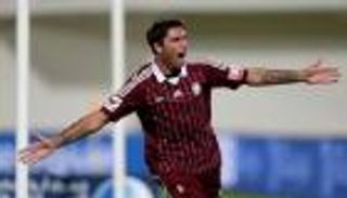 تيجالي يرفض الابتعاد بصدارة هدافي الدوري الإماراتي