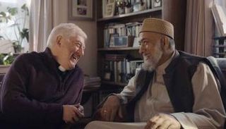 صداقة بين إمام وكاهن