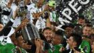 مشجعة تحاول طعن قائد الخصم بعد خسارة كأس كولومبيا