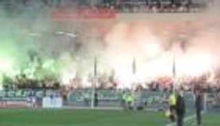 الألعاب النارية تتسبب في مأساة بالدوري الجزائري