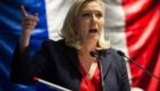 لوبان تتقدم على ساركوزي في استطلاعات الرئاسة الفرنسية