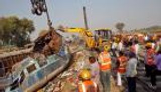 حادث قطار الهند.. 146 قتيلا و200 مصاب حصيلة نهائية