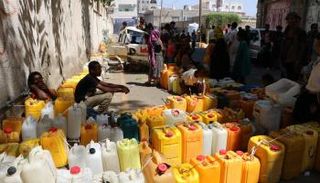 الصليب الأحمر يحذر من حصار تعز