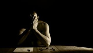 الانتحار مرادف للخلل العقلي والإيماني