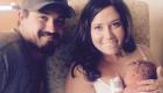 أمريكية تلد حفيدها