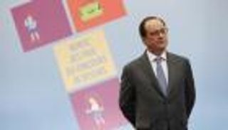 فرنسا.. تحقيق في ترك هولاند "وثائق سرية" أمام الصحفيين