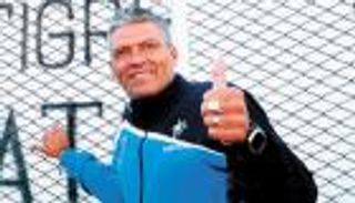 5 حقائق عن الأرجنتيني كلاوزن مدرب الصفاقسي الجديد