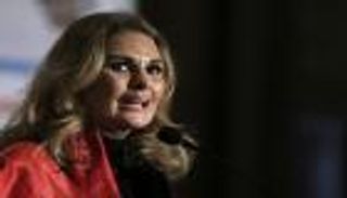 يسرا تكافح المخدرات من لبنان.. وتدعم التعليم بمصر