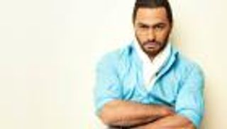 بعد واقعة تامر حسني.. 9 صور لنجوم أثارت سخرية وجدلا