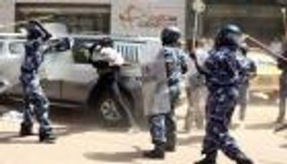 قوات الأمن السودانية تعتقل زعماء للمعارضة وسط احتجاجات