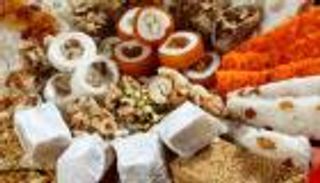 "بلاها حلاوة مولد".. رد الشارع المصري على ارتفاع أسعارها