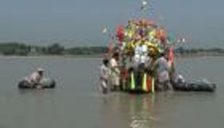 الكهرباء تصعق الأسماك والصيادين في باكستان