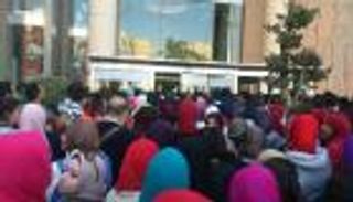 بالصور.. "الجمعة السوداء" في مصر تتحول إلى "بيضاء"