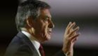 فيون يتقدم على جوبيه في استطلاعات الرأي