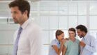 إنفوجراف.. 6 طرق للتخلص من السلبيين