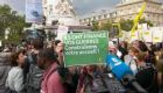 مظاهرة في فرنسا لفتح الحدود أمام اللاجئين