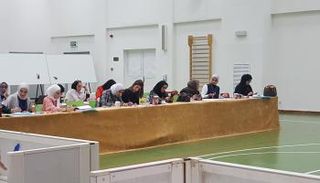 الكويتيات يشاركن الإشرف على الانتخابات