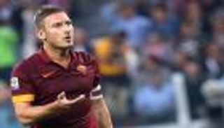 قائد لاتسيو ينتقد رضوخ الحكام لرغبات توتي