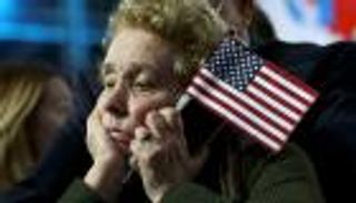 أمل بين مؤيدي كلينتون مع طلبات لإعادة فرز أصوات 3 ولايات