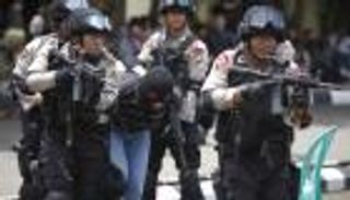 اعتقال شخص خطط لتفجيرات ضخمة على سفارة ميانمار في إندونيسيا