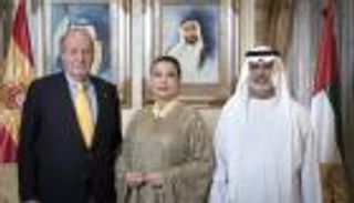 ملك إسبانيا يمنح هدى الخميس-كانو وسام الملكة إيزابيل من رتبة الفارس الأكبر