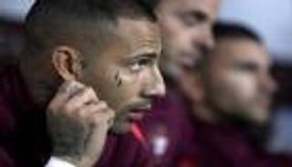 كواريزما يكذب صحيفة برتغالية بشأن "وشم الدمعة"