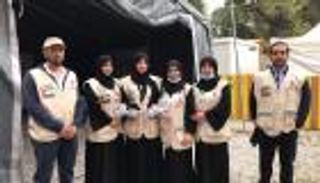 الفريق الطبي الإماراتي يعالج آلاف اللاجئين السوريين في اليونان