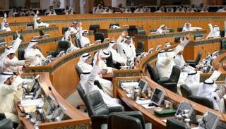 20 مرشحا حافظوا على مقاعدهم