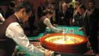 سقوط أكبر عصابة قمار حجم أعمالها 72 مليار دولار